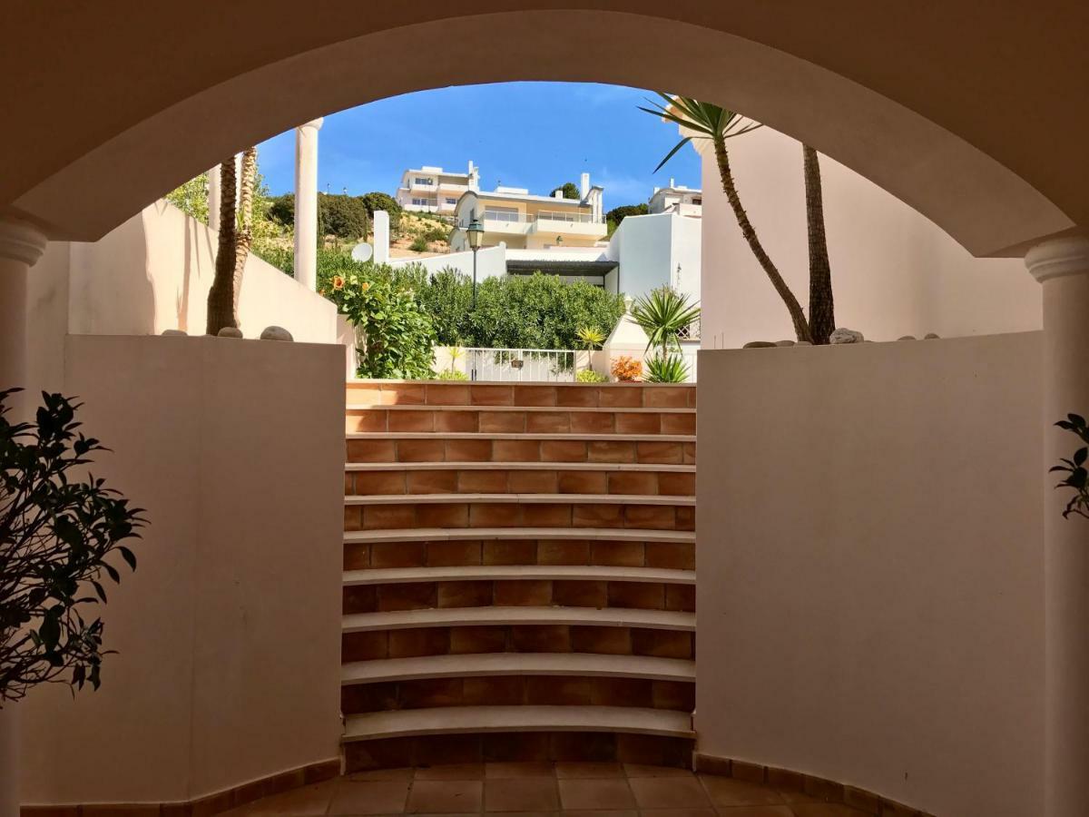 Lovely Burgau Villa Just 3 Mins Walk From Beach Буденш Экстерьер фото