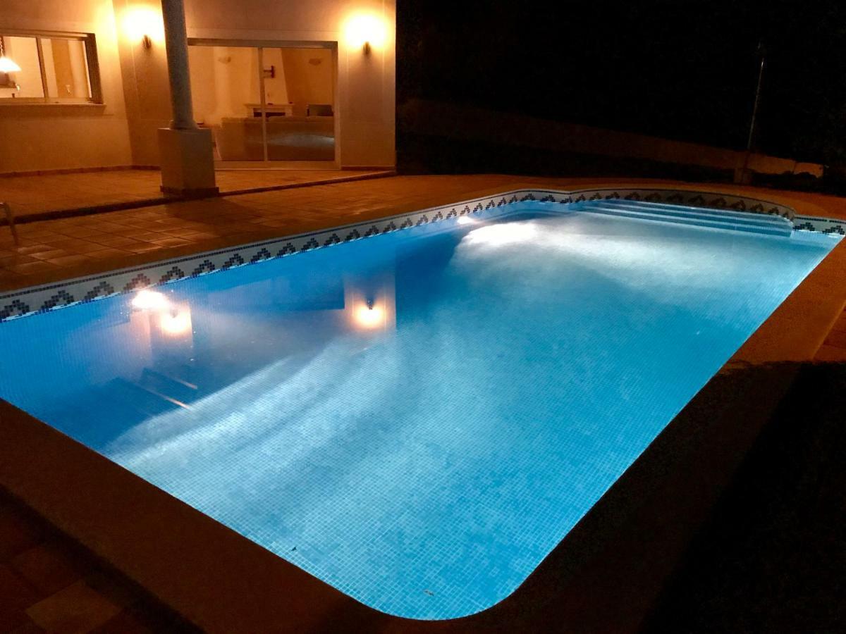 Lovely Burgau Villa Just 3 Mins Walk From Beach Буденш Экстерьер фото