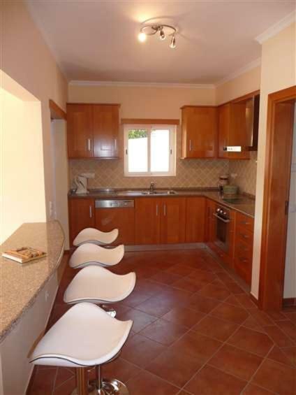 Lovely Burgau Villa Just 3 Mins Walk From Beach Буденш Экстерьер фото